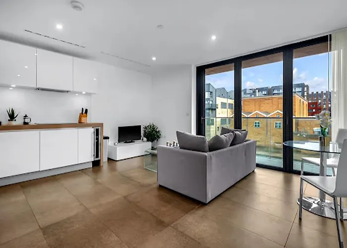 Londwell, Kings Cross & Pentonville Luxury Balcony Apartment